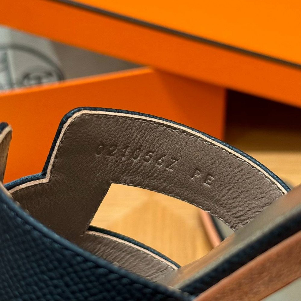 Oran sandal