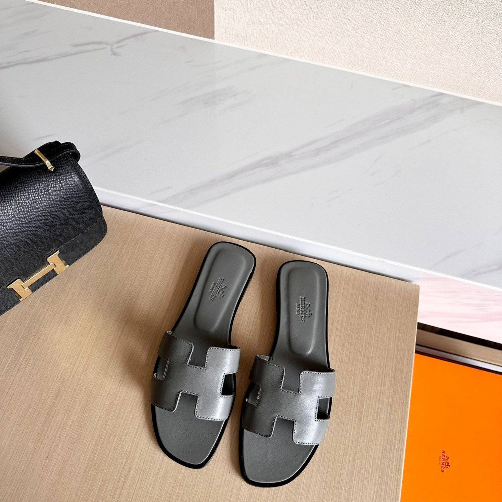 Oran sandal
