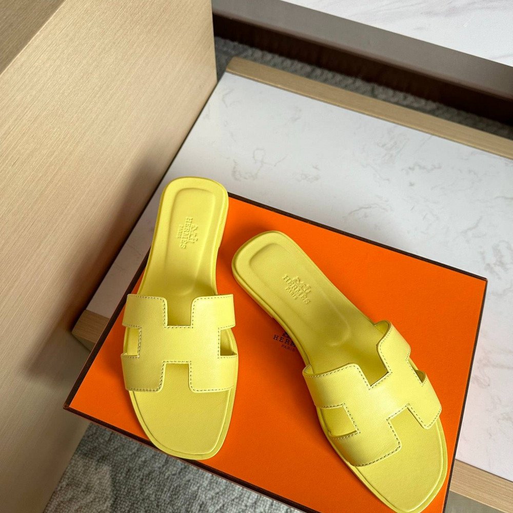 Oran sandal