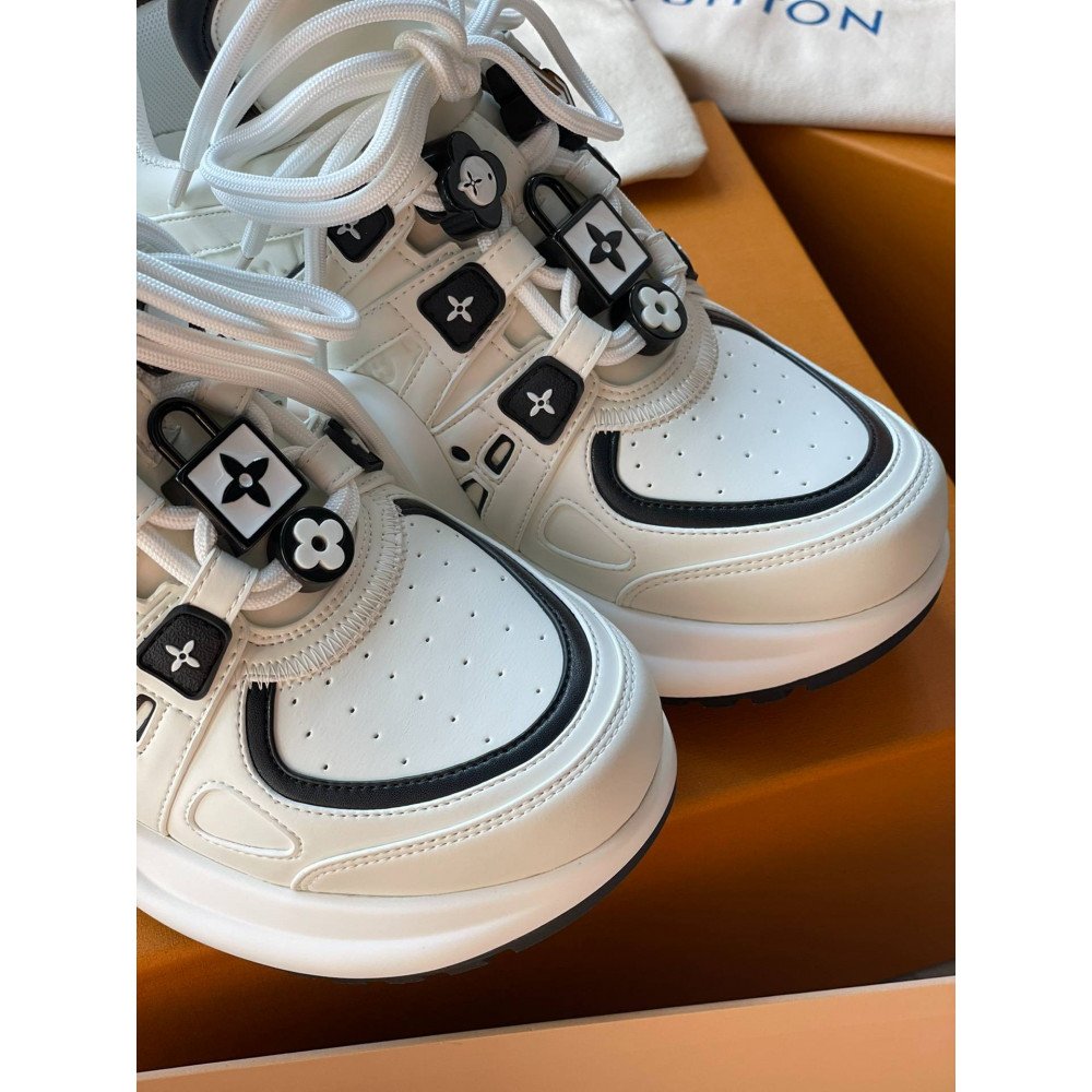 LV Archlight