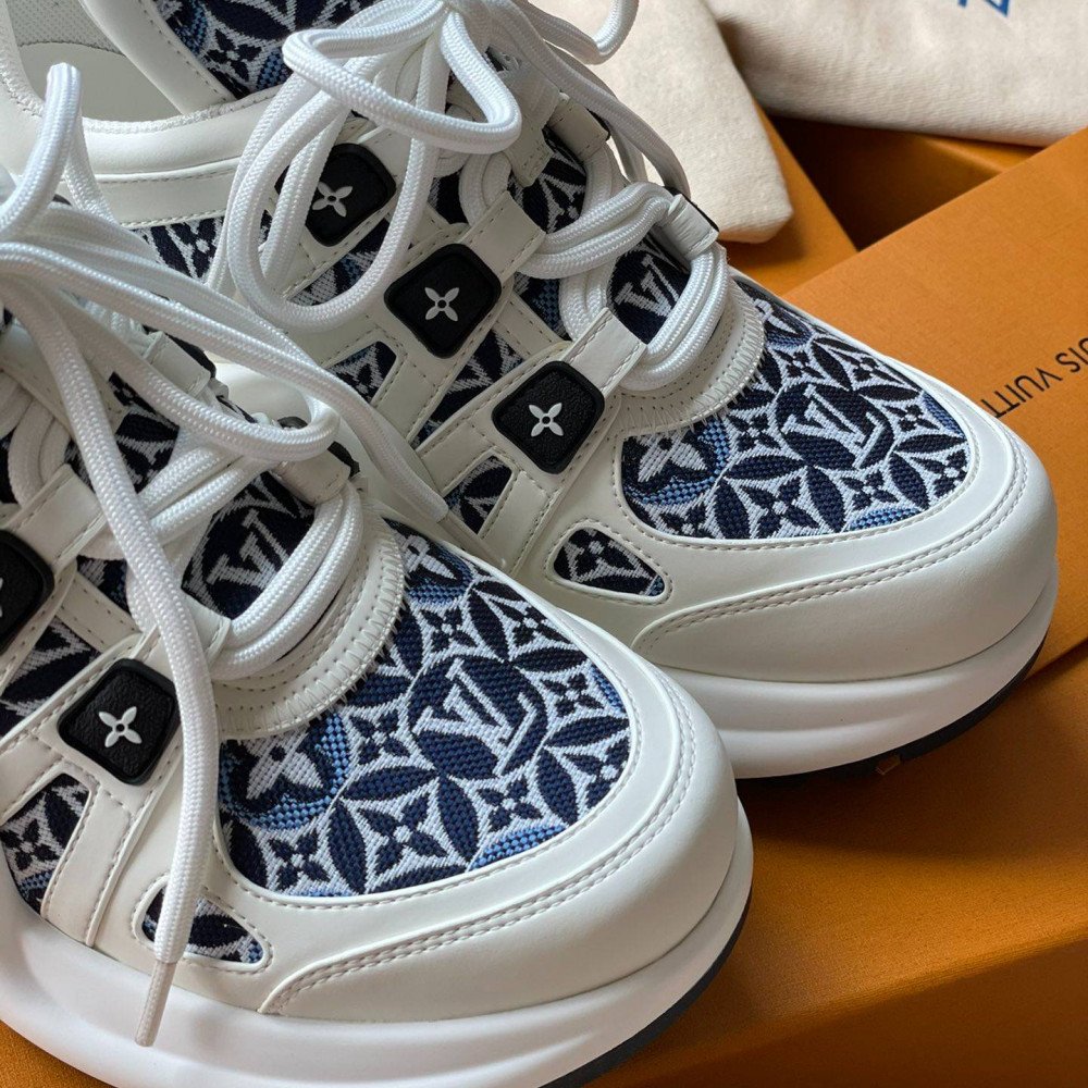 LV Archlight