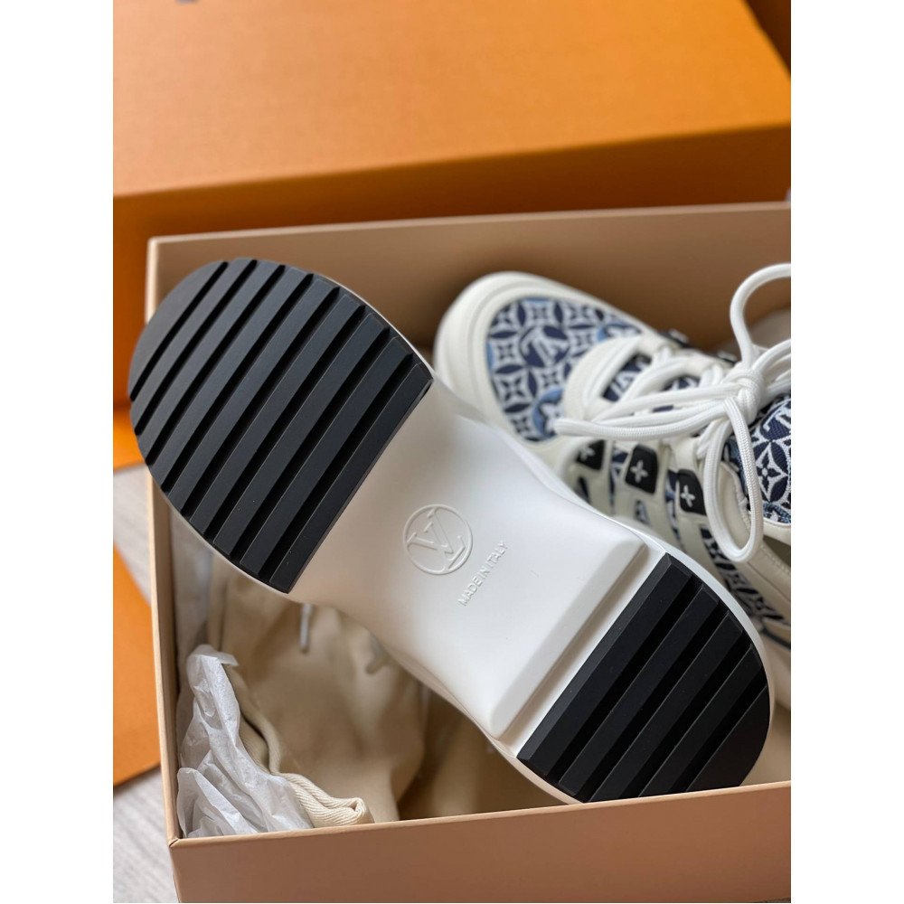 LV Archlight