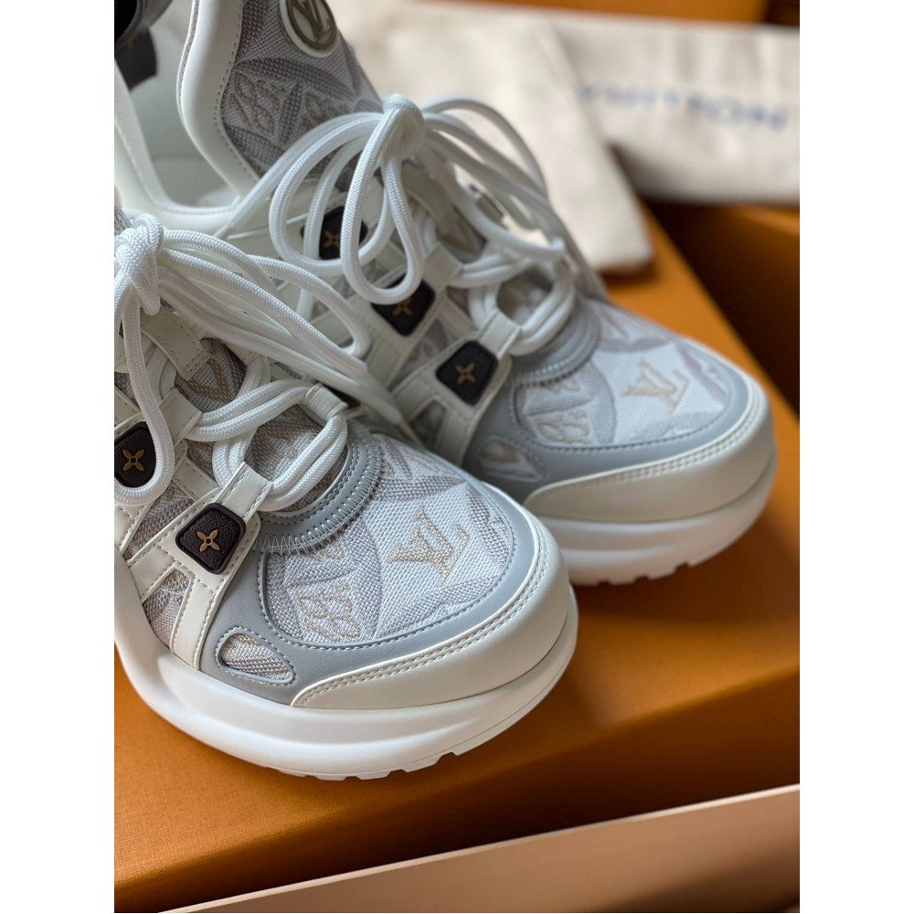 LV Archlight