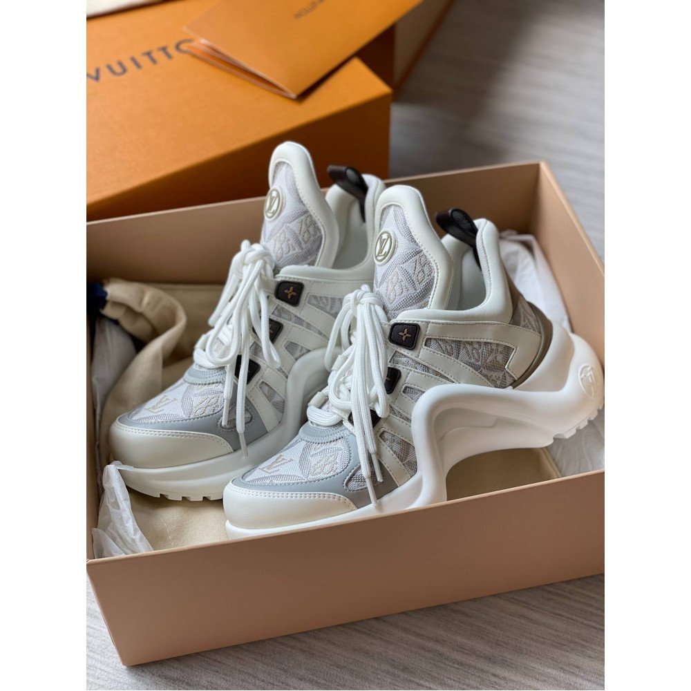 LV Archlight