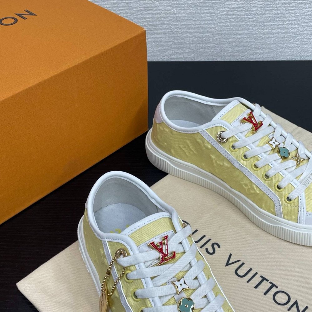 Lagoon Sneaker