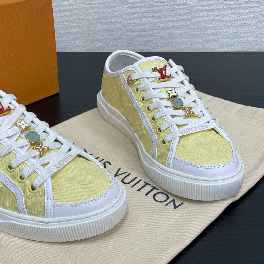 Lagoon Sneaker