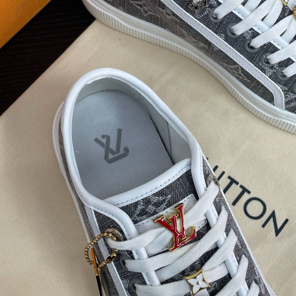 Lagoon Sneaker