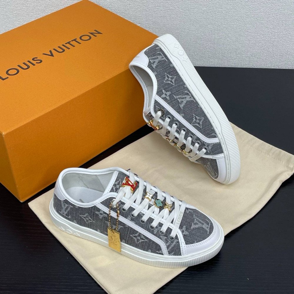 Lagoon Sneaker