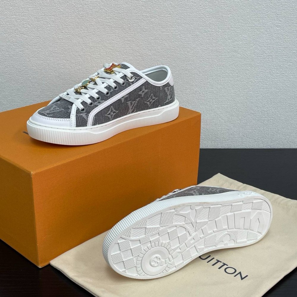 Lagoon Sneaker