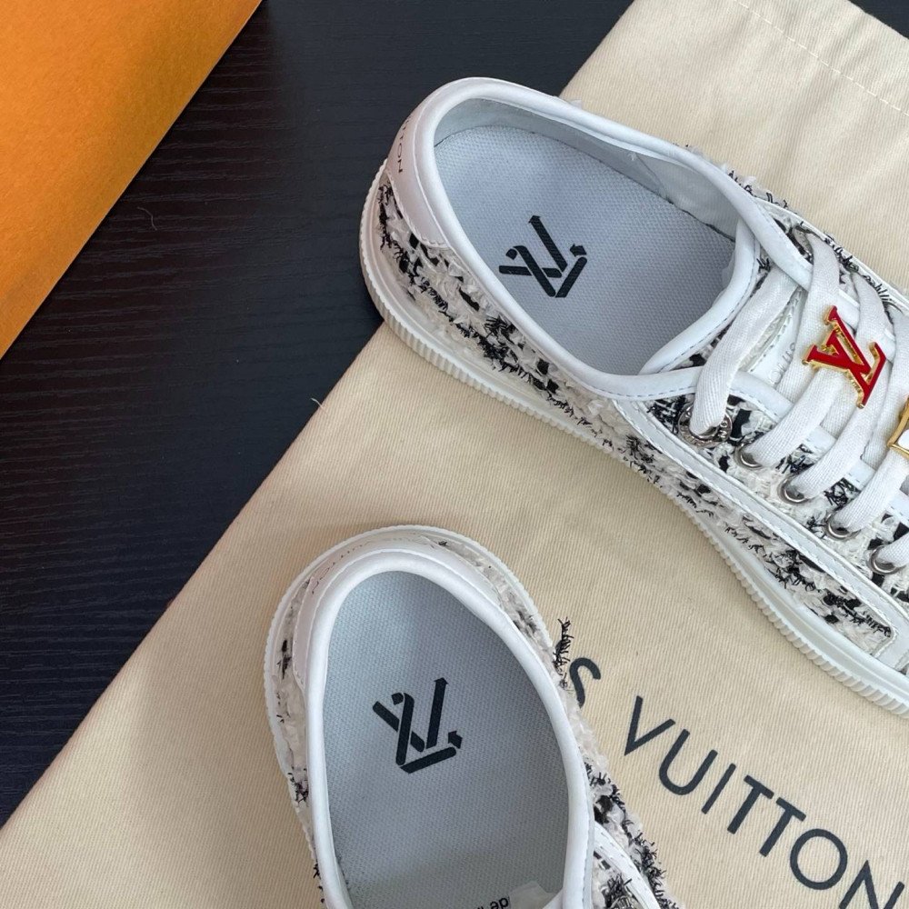 Lagoon Sneaker