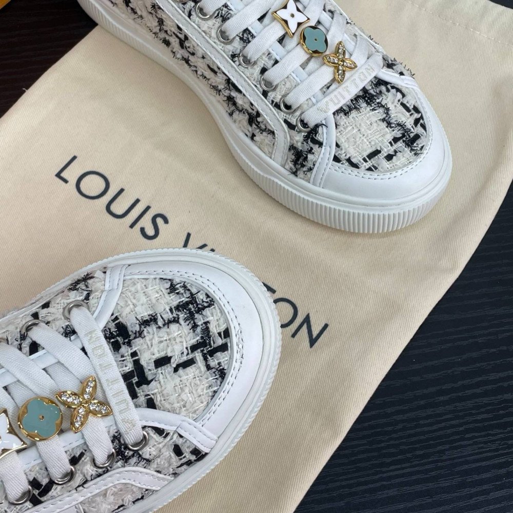 Lagoon Sneaker