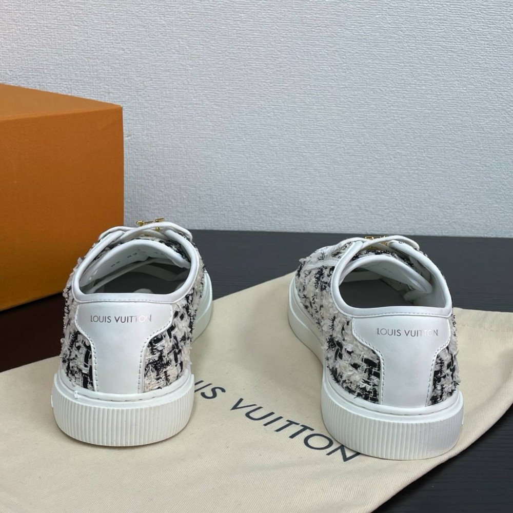 Lagoon Sneaker