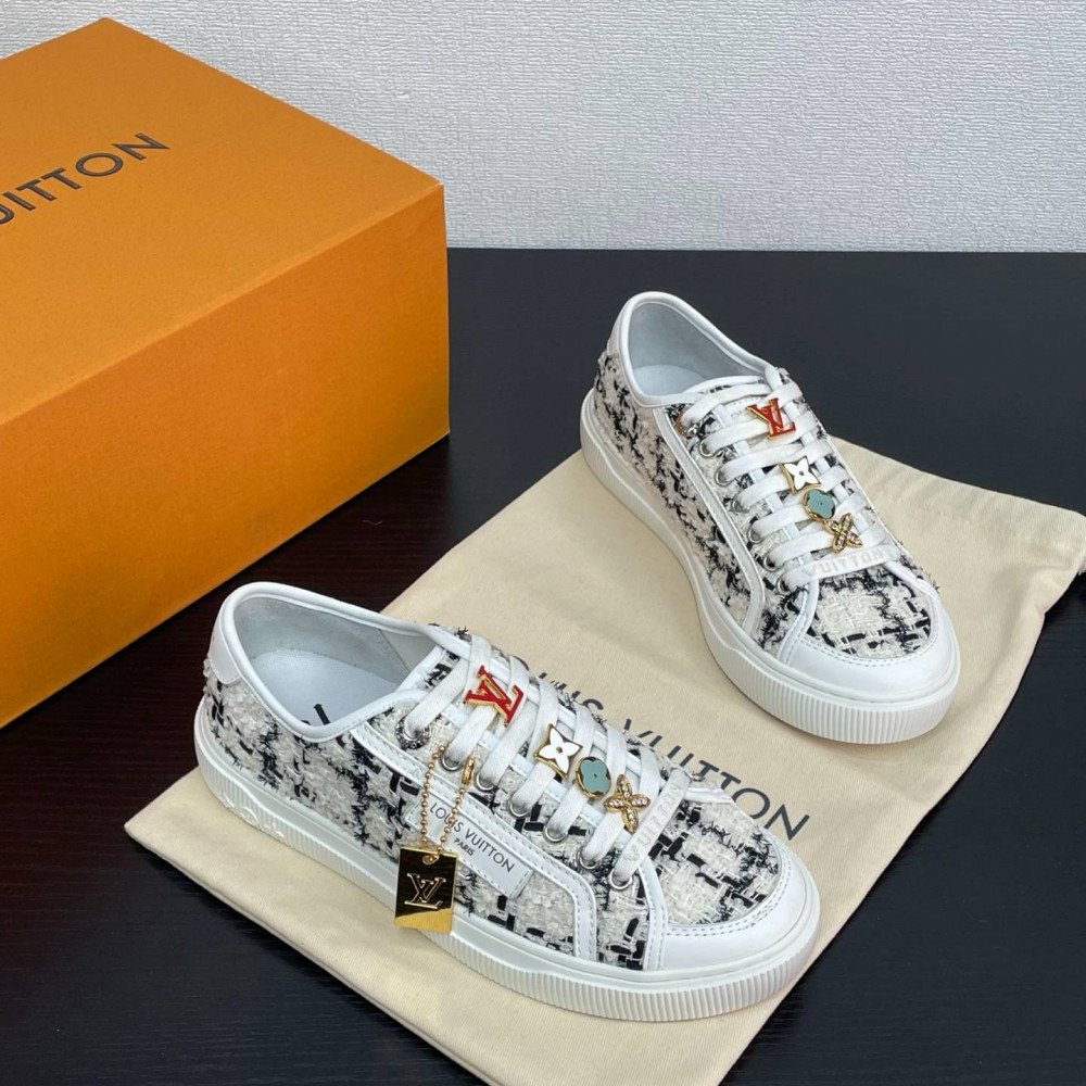 Lagoon Sneaker