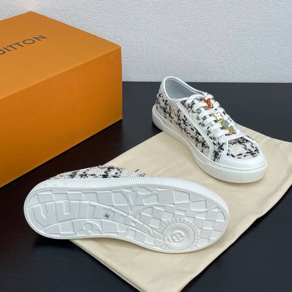 Lagoon Sneaker