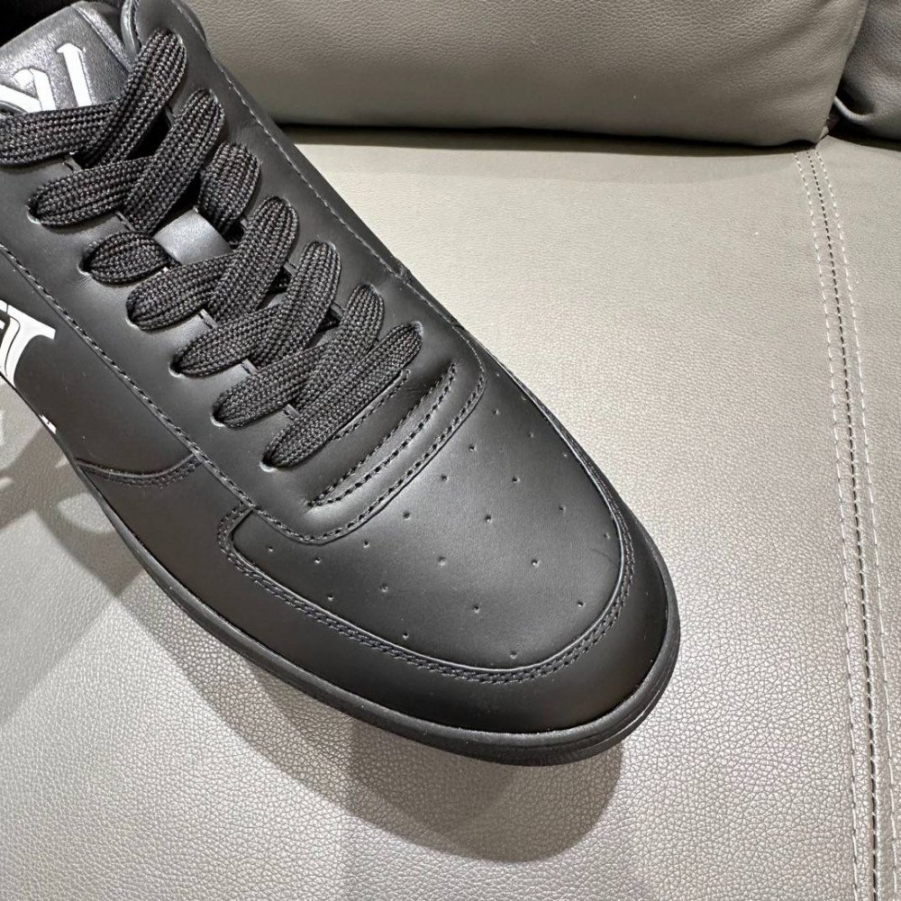  Rivoli sneakers