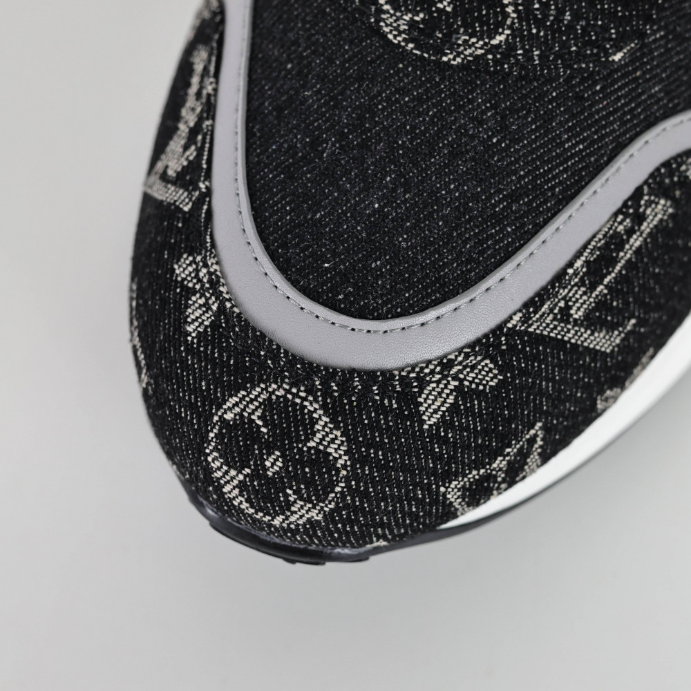 Run away Sneakers Run away Sneakers