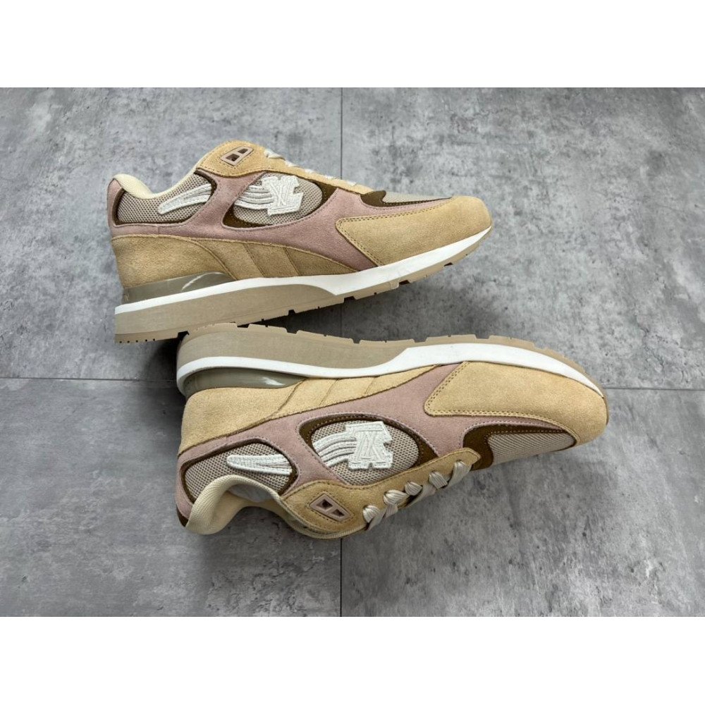 Run away Sneakers Run away Sneakers