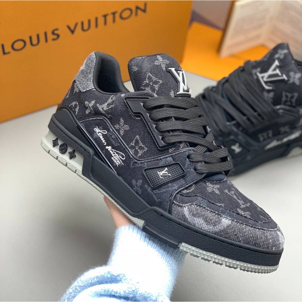 LV Trainer Sneaker