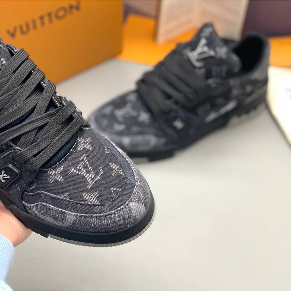 LV Trainer Sneaker