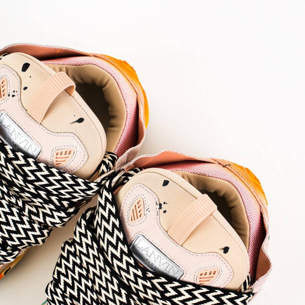 Curb Sneakers