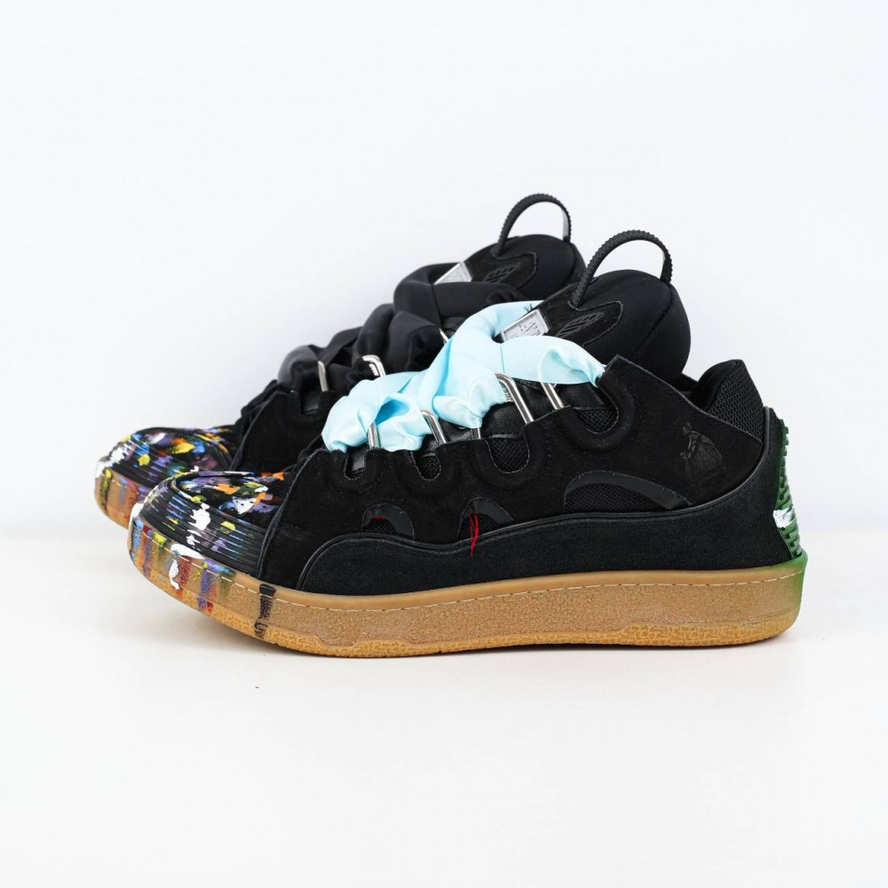 Curb Sneakers