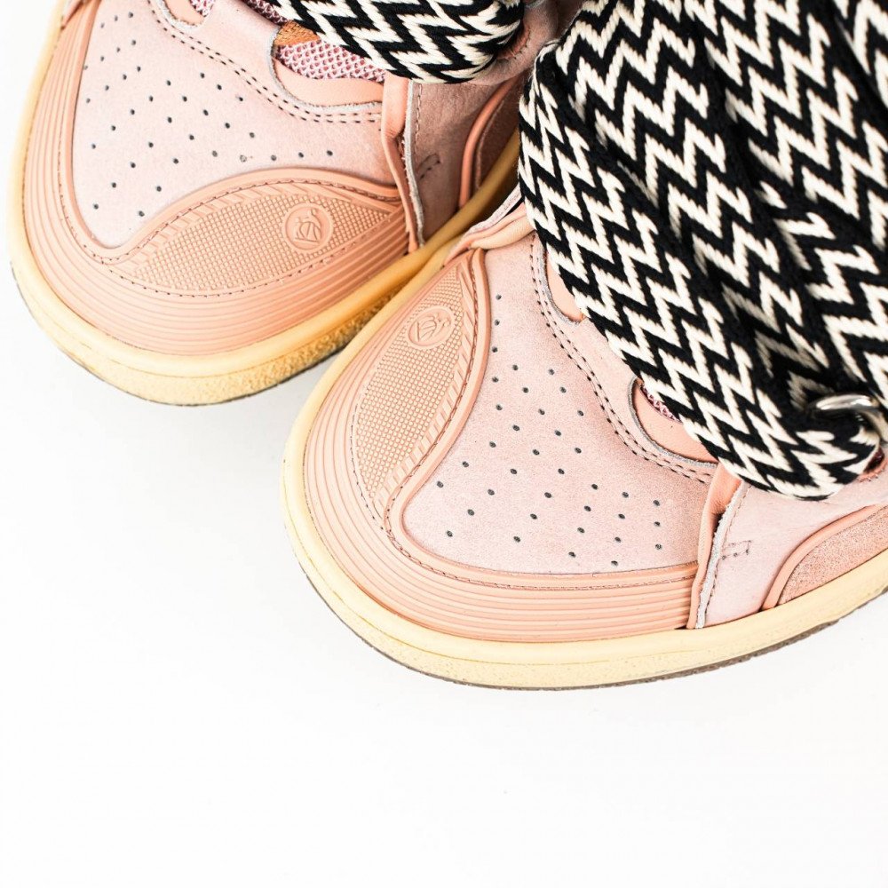 Curb Sneakers