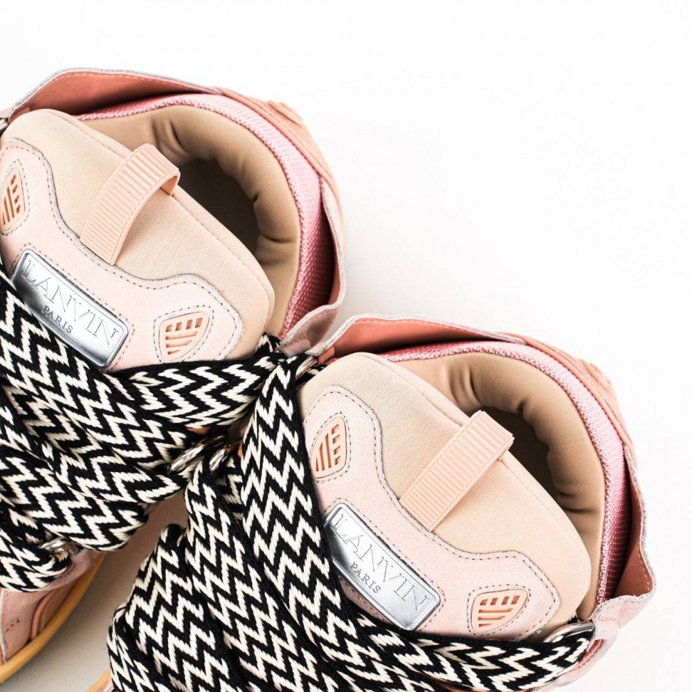 Curb Sneakers