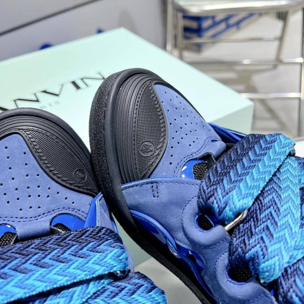 Curb Sneakers