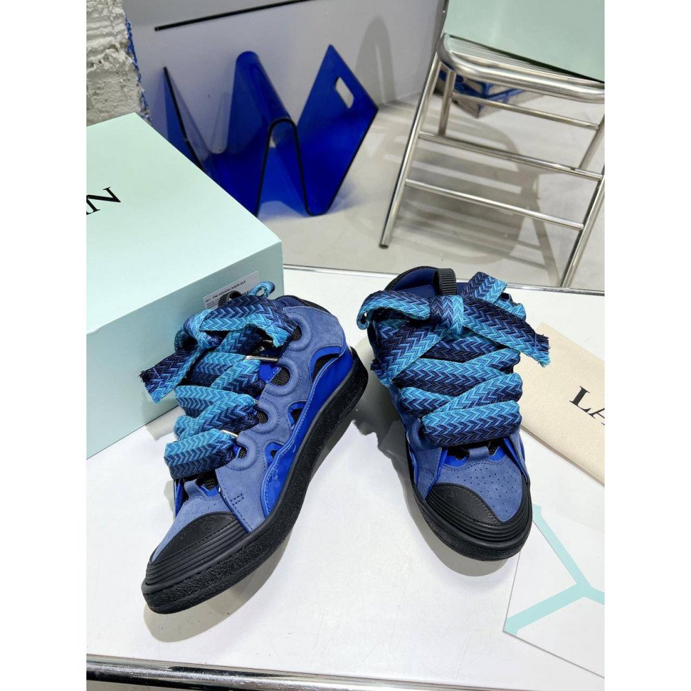 Curb Sneakers