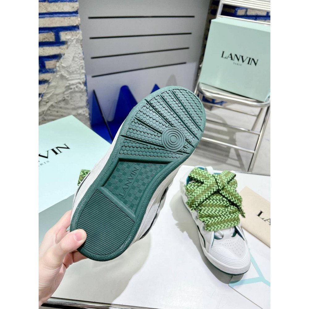 Curb Sneakers