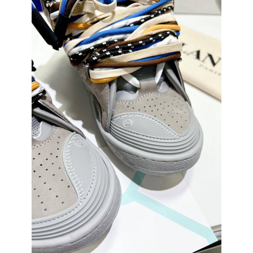 Curb Sneakers