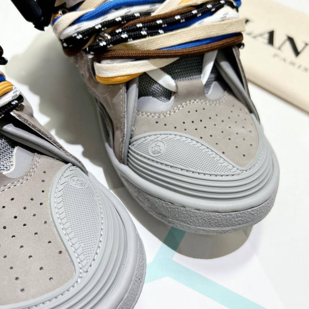 Curb Sneakers