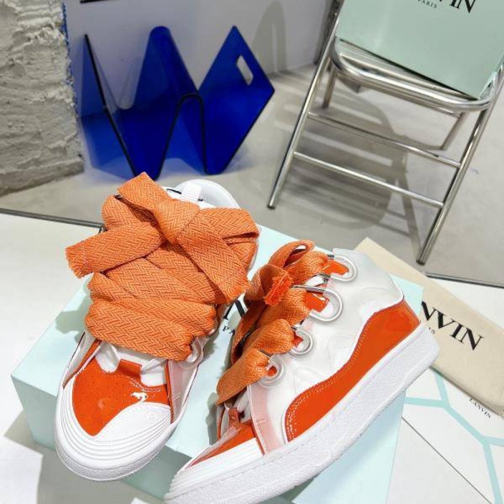 Curb Sneakers