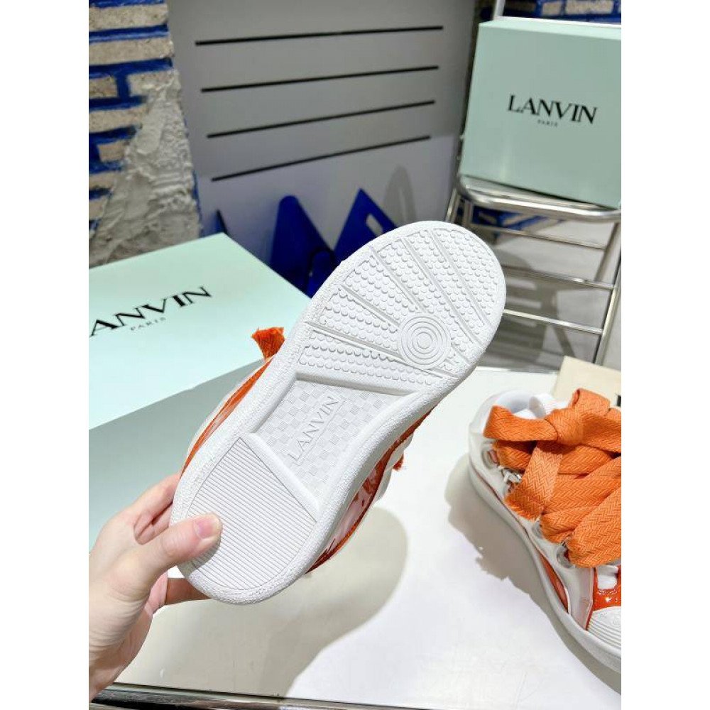 Curb Sneakers