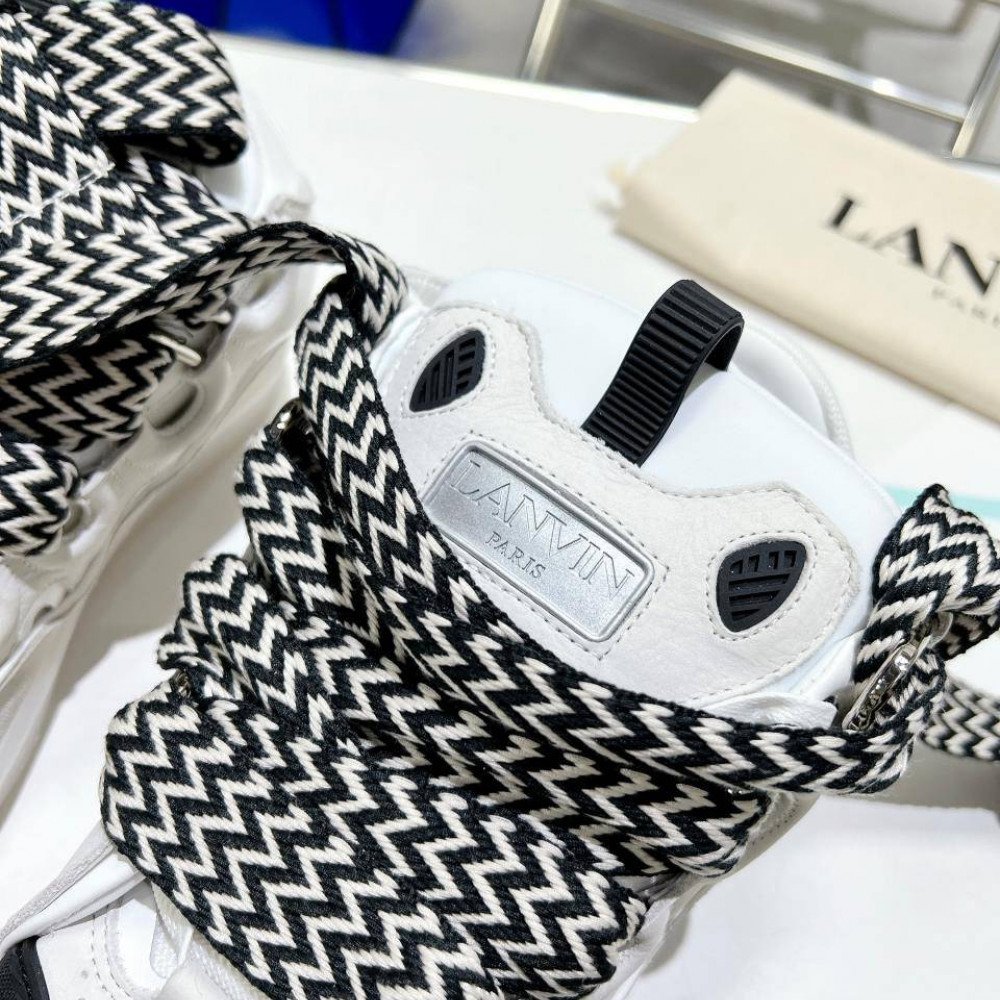 Curb Sneakers