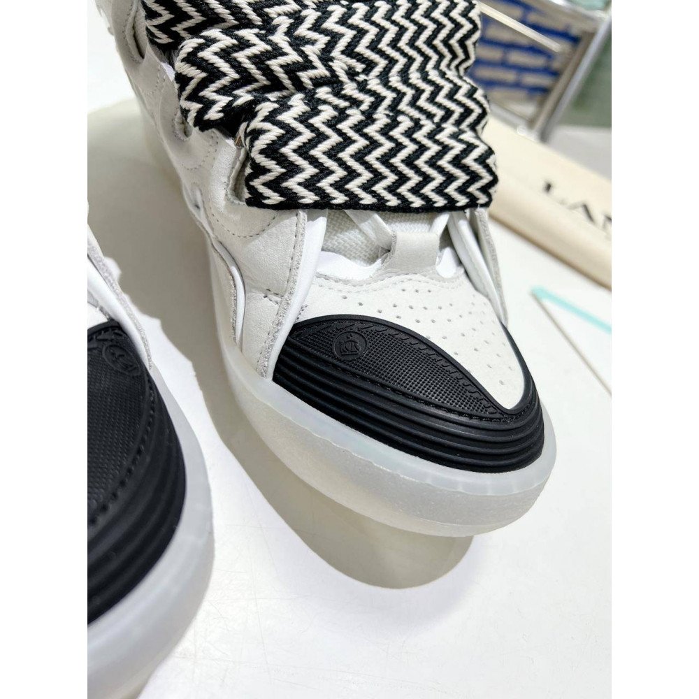 Curb Sneakers