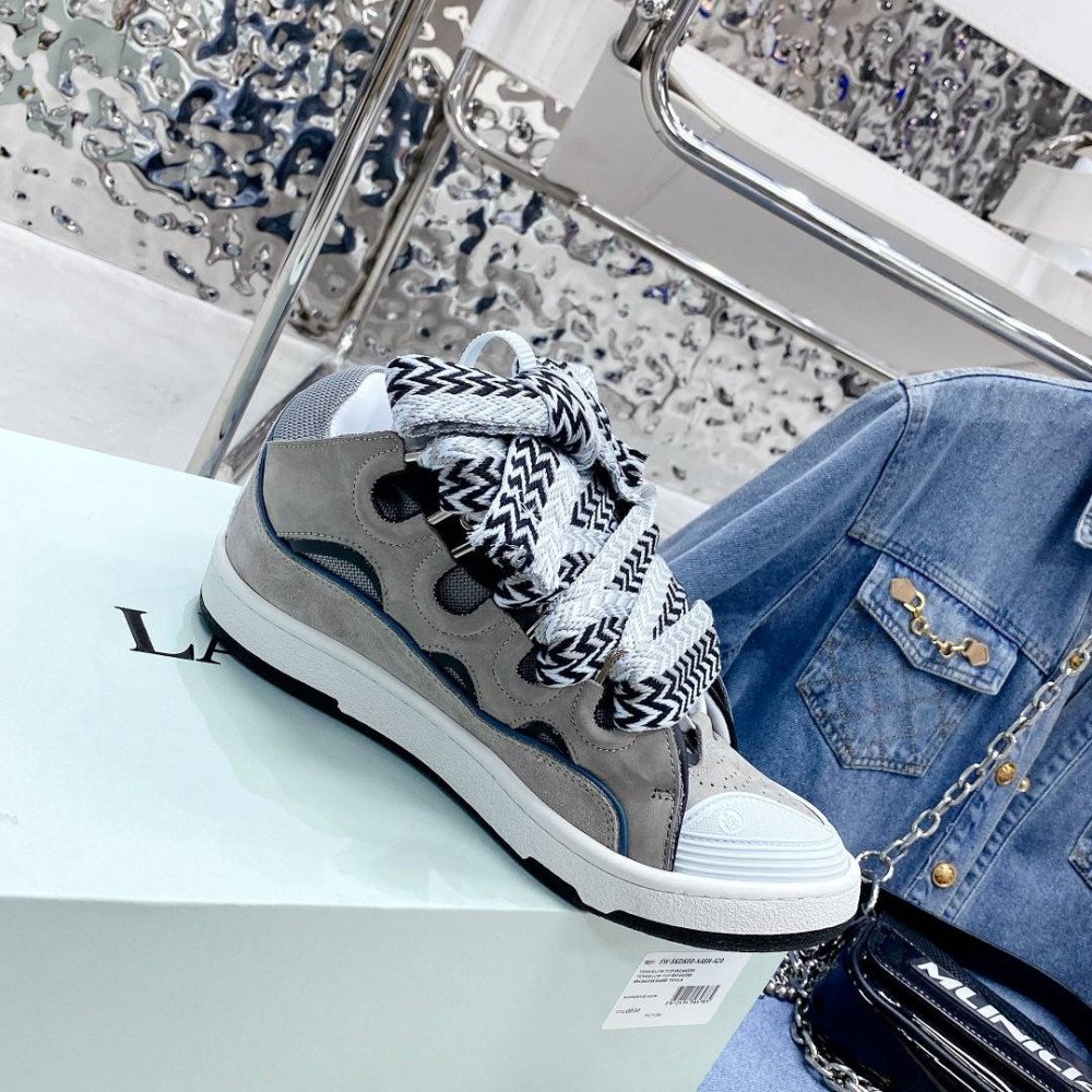 Curb Sneakers
