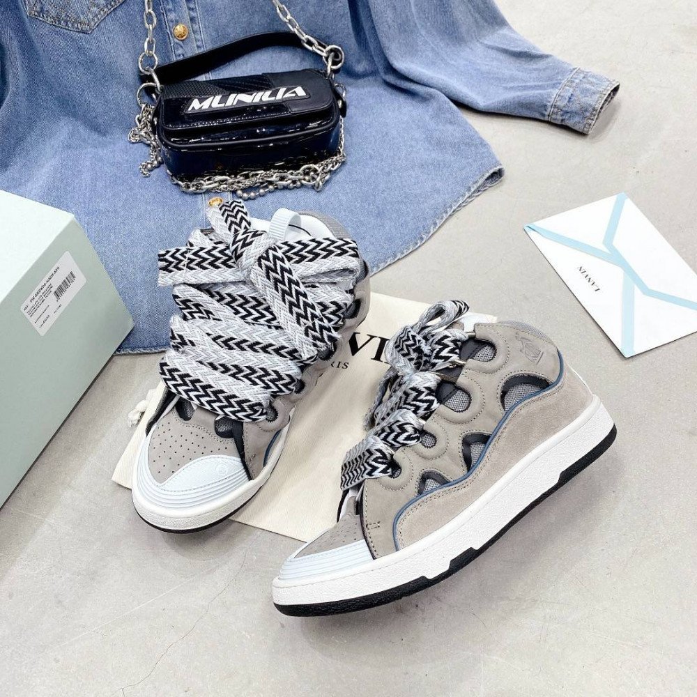 Curb Sneakers