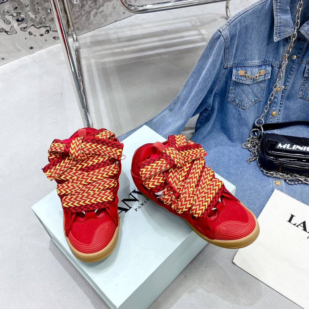 Curb Sneakers