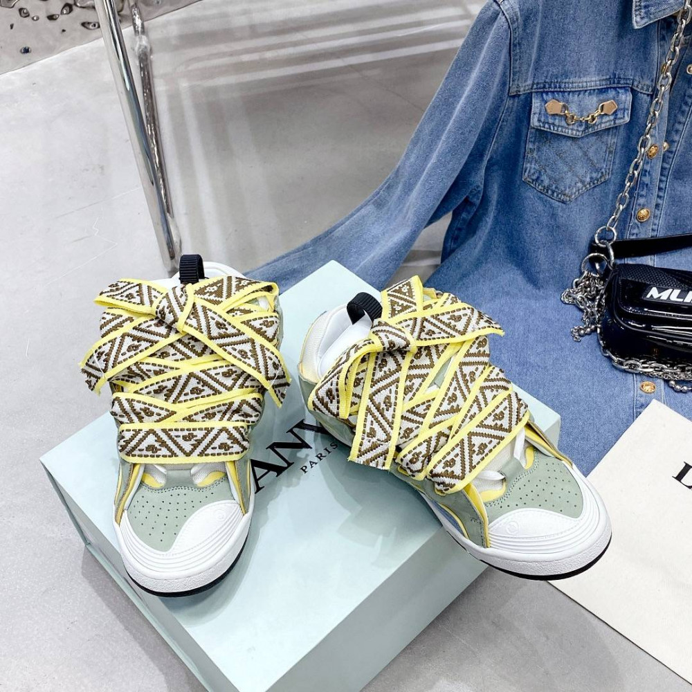 Curb Sneakers