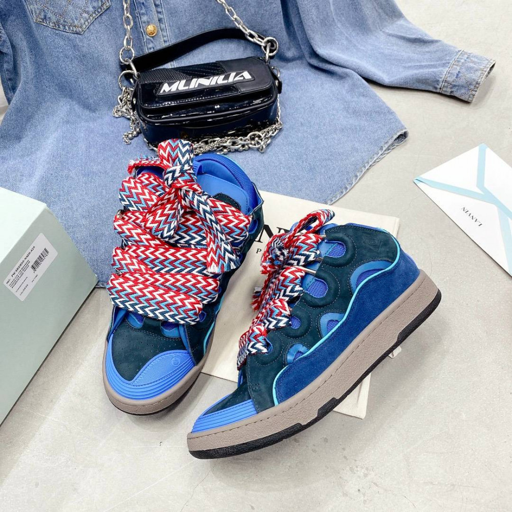 Curb Sneakers