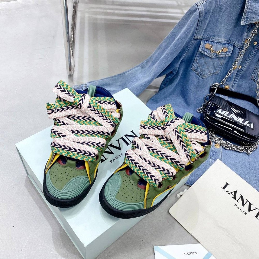 Curb Sneakers