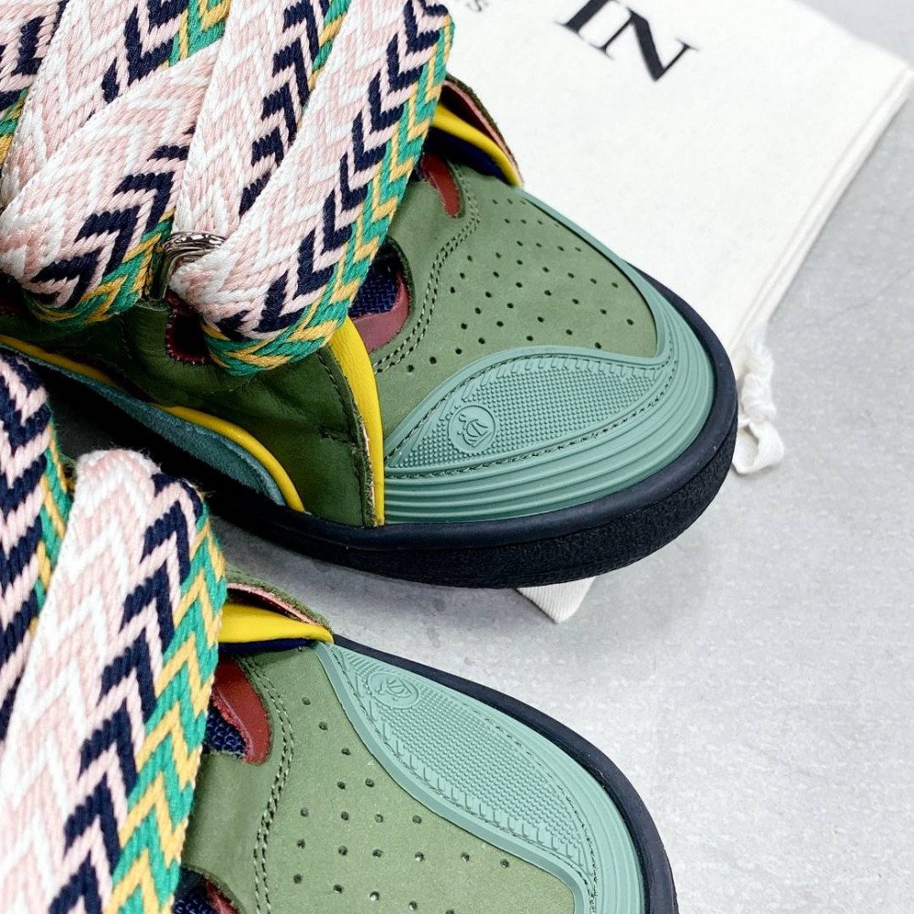 Curb Sneakers