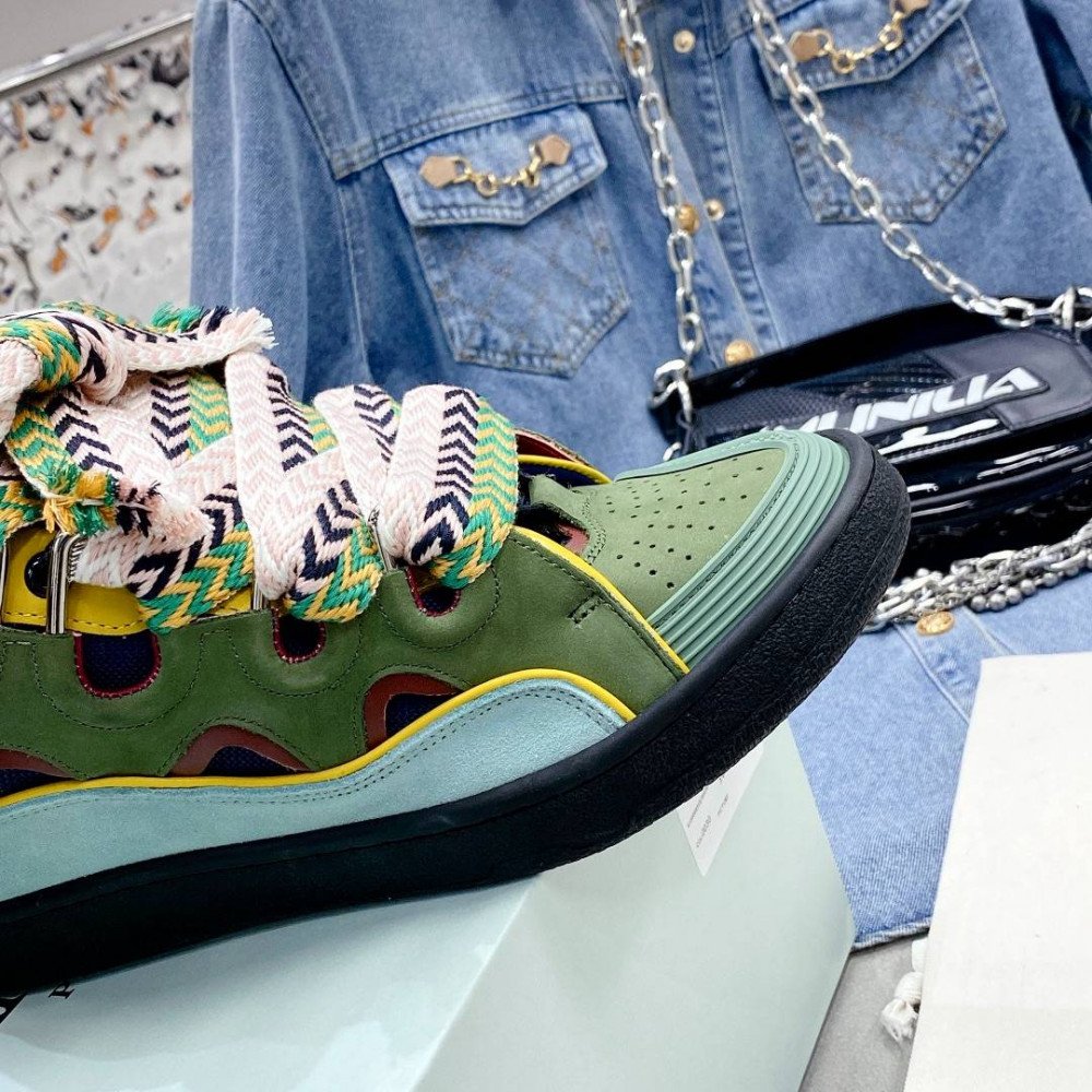 Curb Sneakers