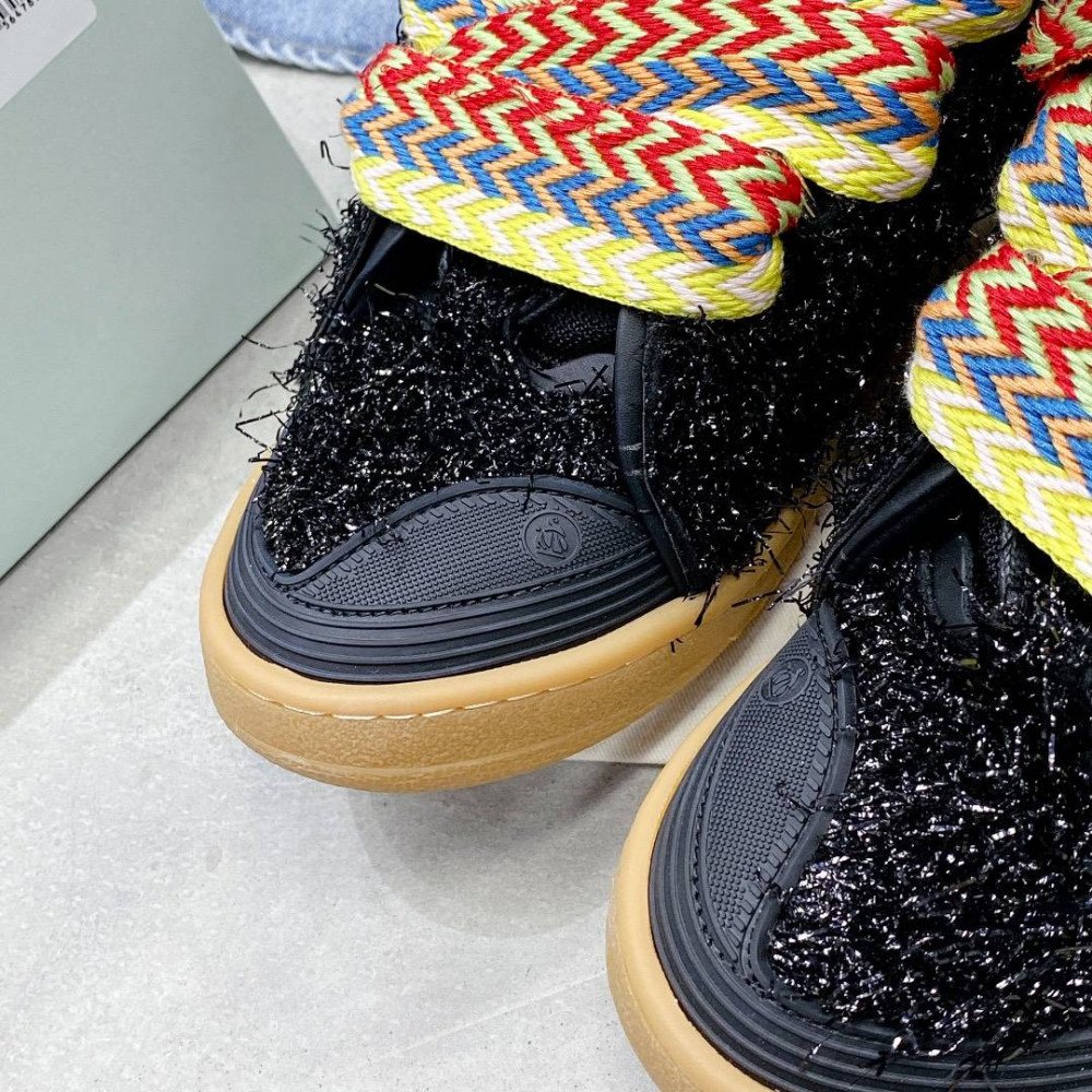Curb Sneakers