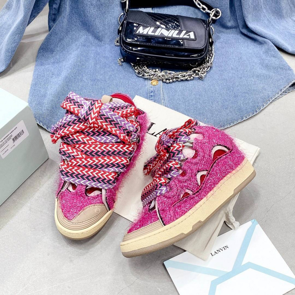 Curb Sneakers