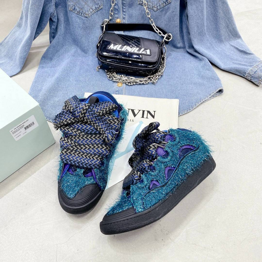 Curb Sneakers