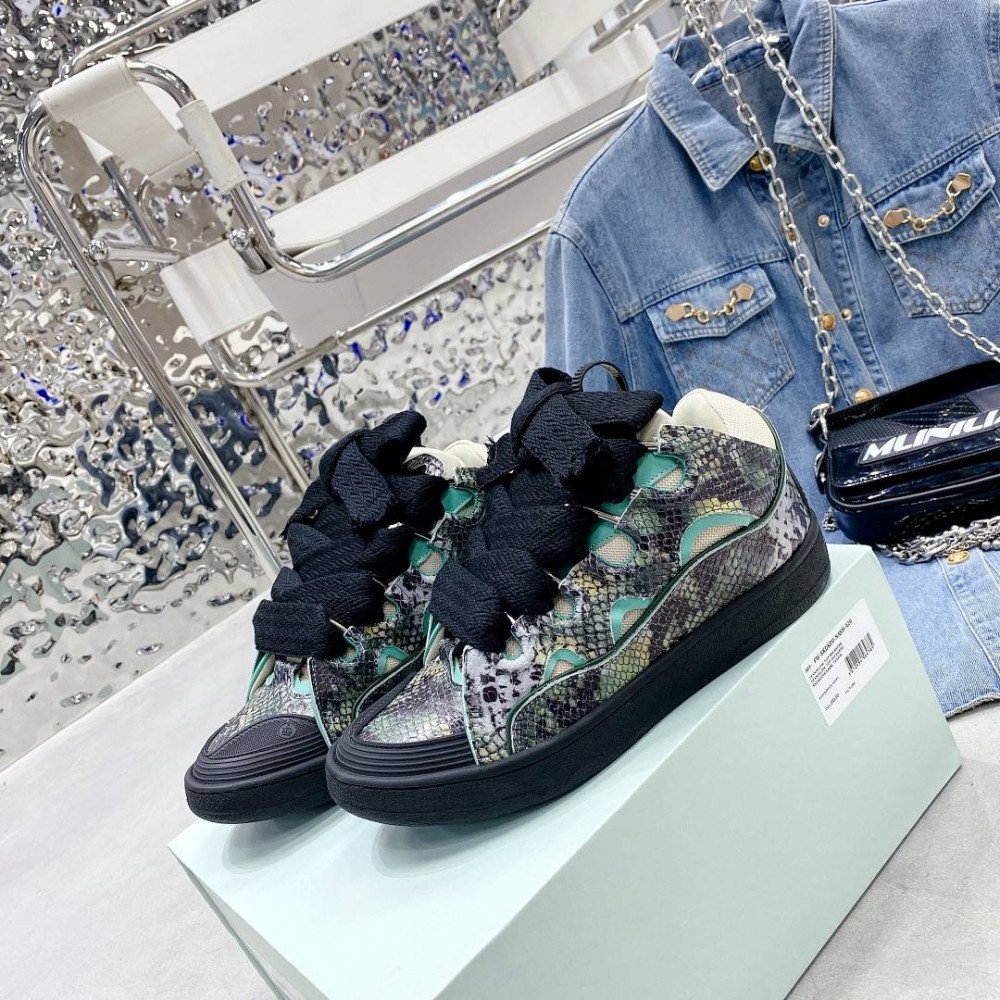 Curb Sneakers