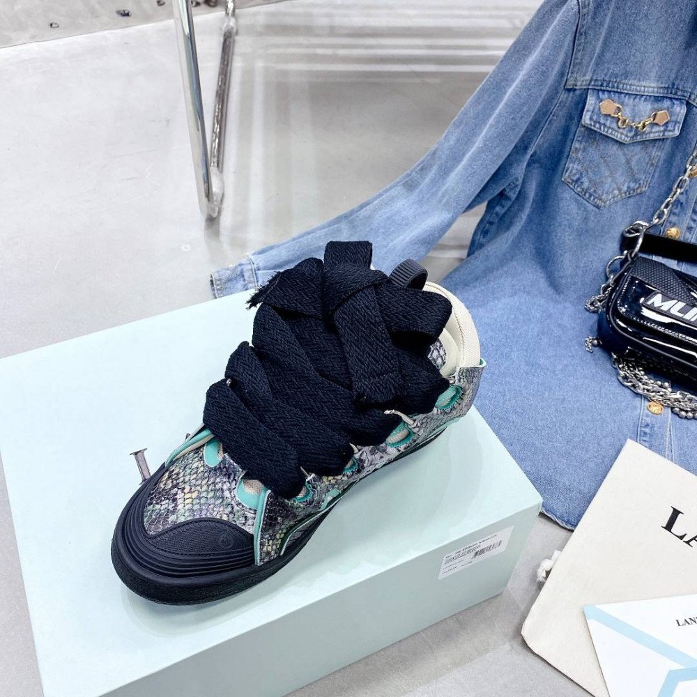Curb Sneakers