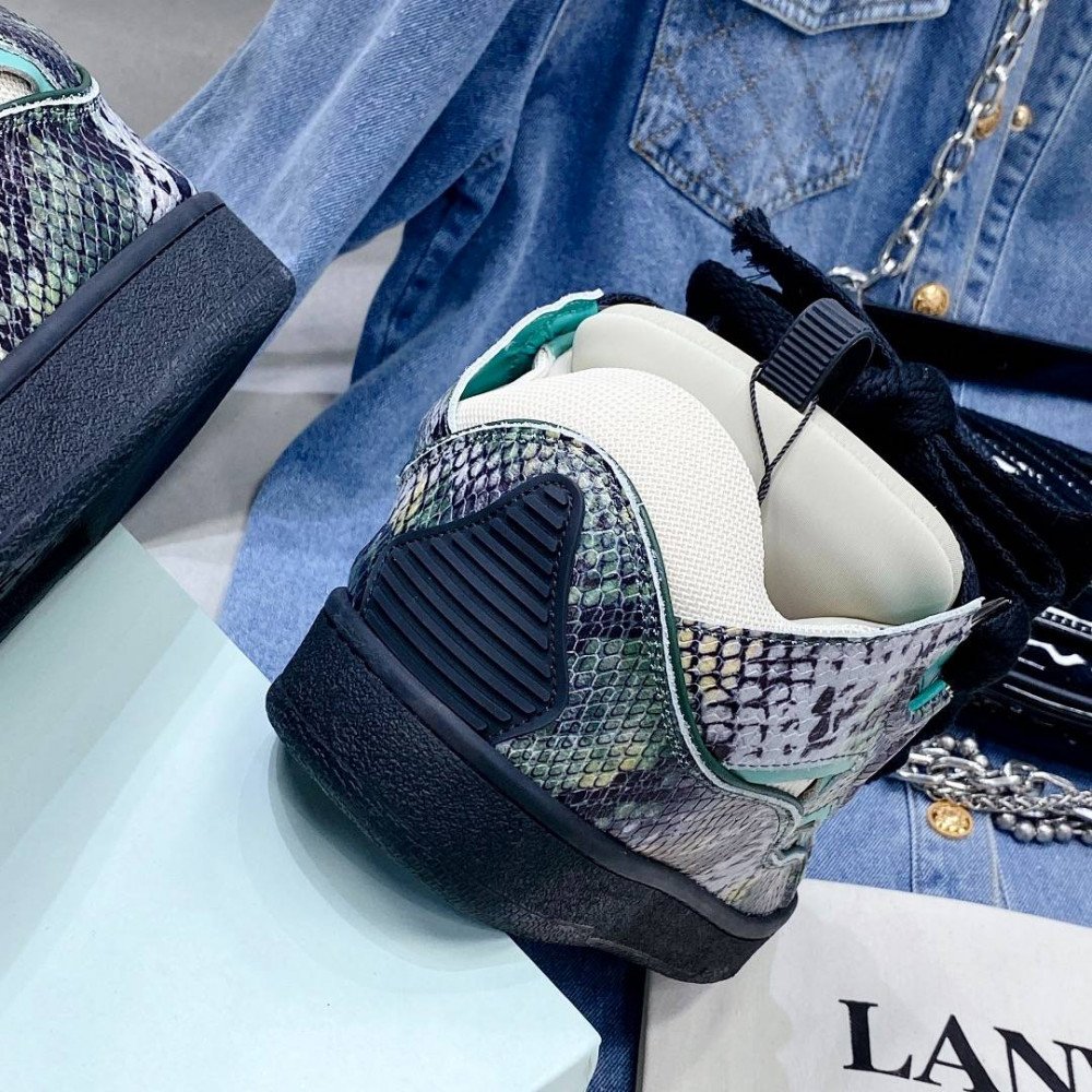 Curb Sneakers